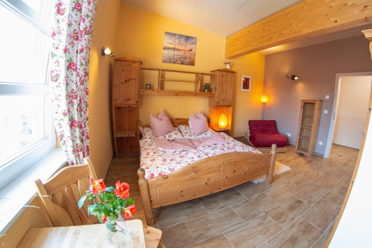 Ranchzimmer Am Hippo-Campus Reit- Und Therapiezentrum Deutsch Haslau エクステリア 写真
